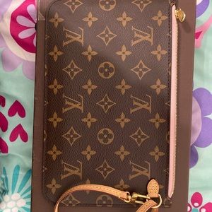 Louis Vuitton neverfull pochette new never use